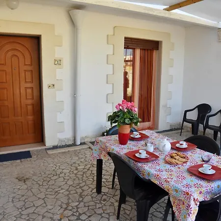 Pino Aparthotel *